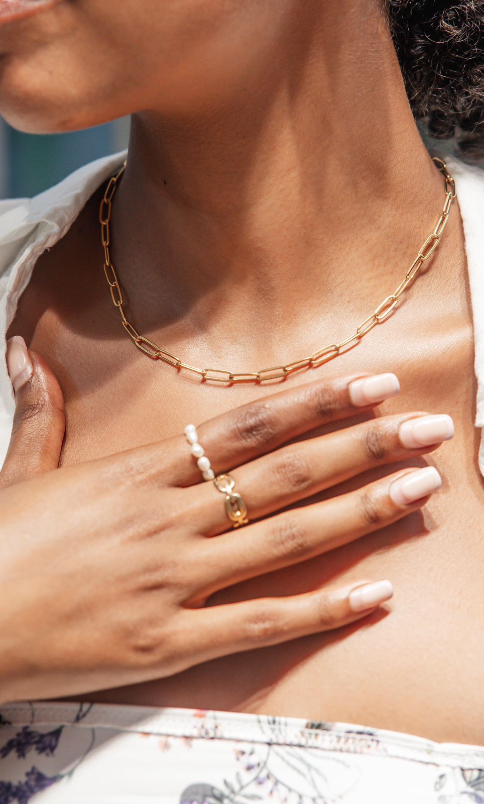 Paper clip interlinked chain